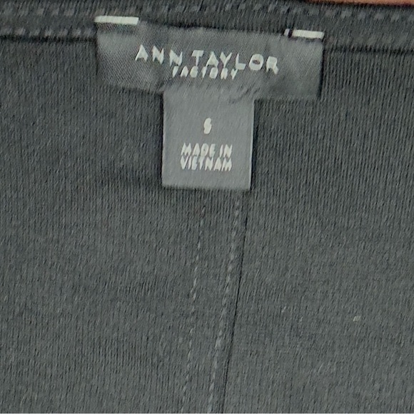 ANN TAYLOR Black Velvet Polka‎ Dot V-Neck Blouse w/ 3/4 Sleeve - Picture 3 of 3